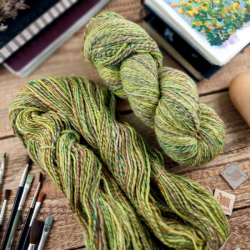 Hand Spun Wool Yarn #21, extra fine merino and cashmere blend, Woolento