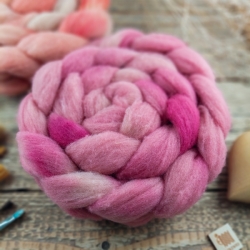 STARORUŽOVÁ ručne farbená lokálna merino vlna | Woolento