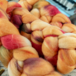 ORANŽOVÁ, kirgizské horské merino, česanec ručne farbený, Woolento