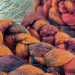 ORANŽOVÁ/ HNEDÁ česanec merino a kid mohér | Woolento