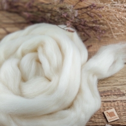 NATUR prírodný, nefarbený česanec vlny Corriedale | Woolento
