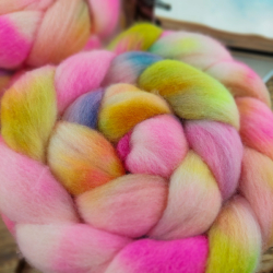 PINK MIX Hand Dyed Corriedale Wool Roving | Woolento