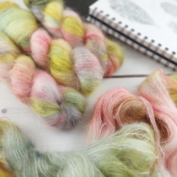 RUSTI - super kid mohair and silk, hand dyed, Woolento