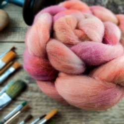 LOSOSOVÁ/ RUŽOVÁ česanec, jemná merino vlna | Woolento 