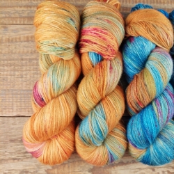 Sandro fade yarn set, hand dyed merino Woolento