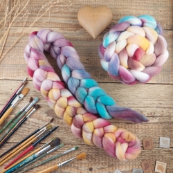 Extra jemná merino vlna na pradenie česanec Woolento ručne farbený staroružová