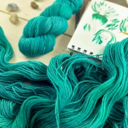 TINA - hand dyed sock yarn 4-ply Woolento