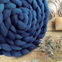 MODRÁ ROYAL ručne farbená slovenská merino vlna | Woolento
