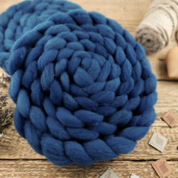 SKY BLUE hand dyed wool roving | Woolento  - kopie
