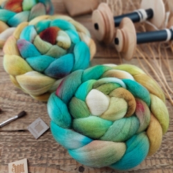 Extra jemná merino vlna na pradenie česanec Woolento ručne farbený tyrkysová okrová