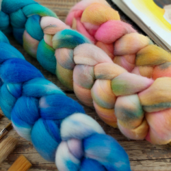 UNICORN, kirgizské horské merino, česanec ručne farbený, Woolento 