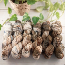 VINCENT set pletacích priadzí merino  ručne farbené Woolento
