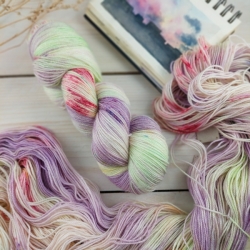 VIOLETTA 1 - silk and merino, fingering hand knitting yarn, Woolento