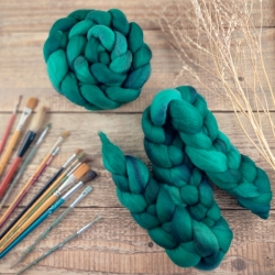 Extra jemná merino vlna na pradenie česanec Woolento ručne farbený tmavozelený