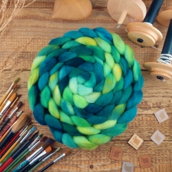 Česanec Woolento na pradenie plstenie slovenská vlna merino ručne farbená zelená modrá 