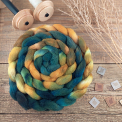 ZELENÁ/ PETROLEJOVÁ/ OKROVÁ merino fine, farbený česanec | Woolento 