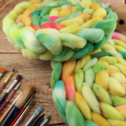 YELLOW/ GREEN hand dyed wool roving | Woolento