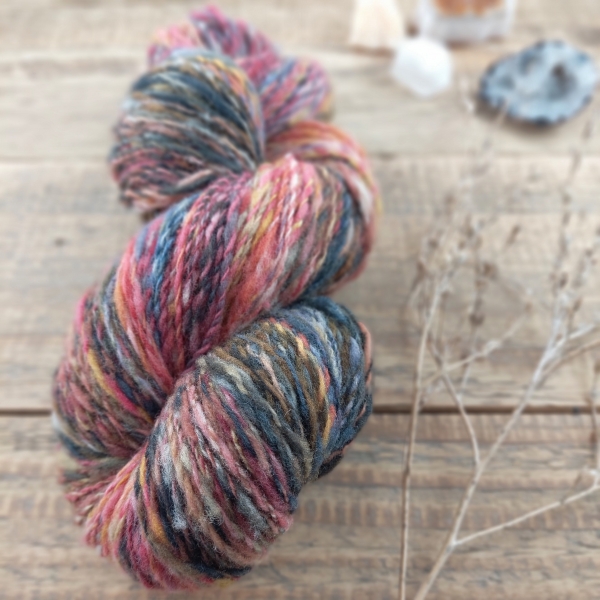 hand spun and dyed local slovak merino wool knitting yarn Woolento handmade grey red