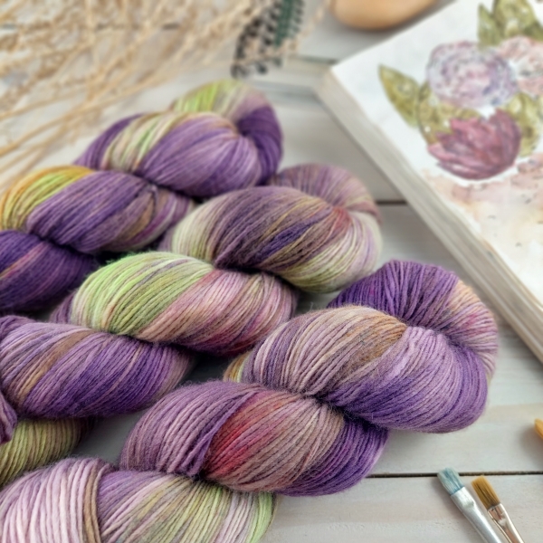 VIOLETTA - fade set, hand dyed knitting yarn Woolento