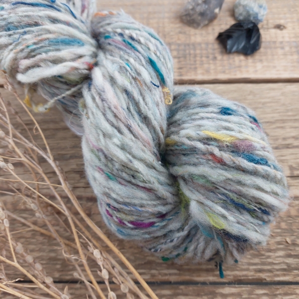 hand Spun Wool art Yarn merino for knitting  crochetting and veawing