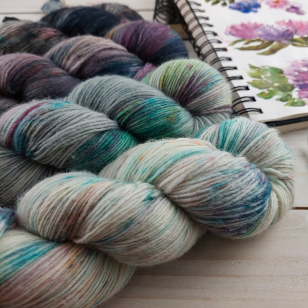 BERENIKA - hand dyed yarn Woolento