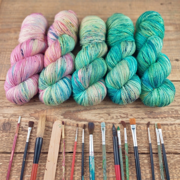 FRIDA - fade set, hand dyed knitting yarn Woolento