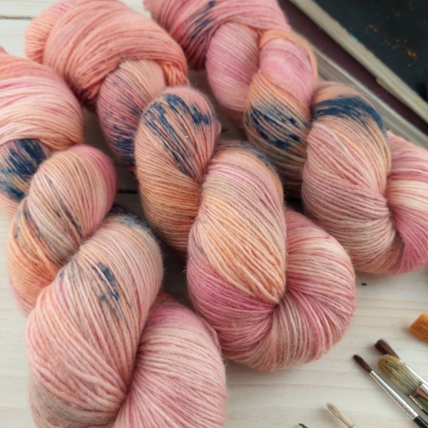 hand dyed knitting yarn merino fingering Woolento Giselle