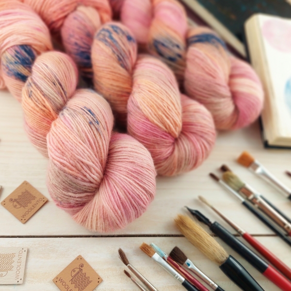 hand dyed knitting yarn merino fingering Woolento Giselle