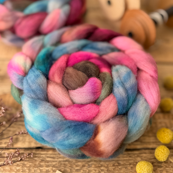 BLUE/ PINK hand-dyed local organic merino wool | Woolento