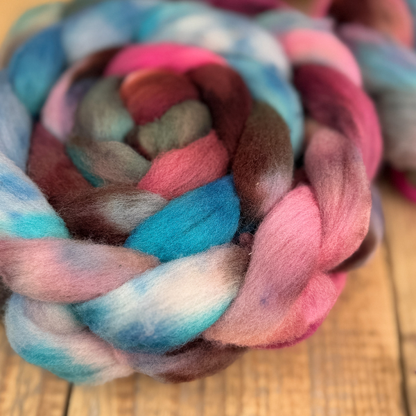 BLUE/ PINK hand-dyed local organic merino wool | Woolento