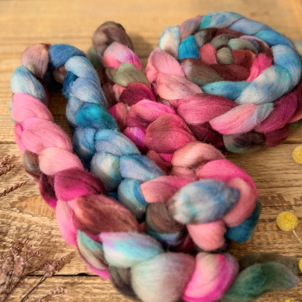 BLUE/ PINK hand-dyed local organic merino wool | Woolento