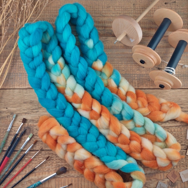 Wool roving fibre for spinning felting slovak fine merino Woolento hand dyed blue orange