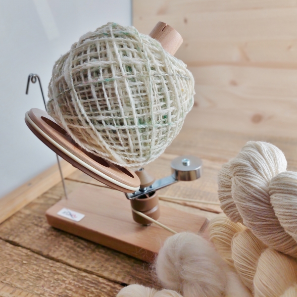 Rewinding of the Woolento yarn from the skein to the yarn ball (yarn cake)