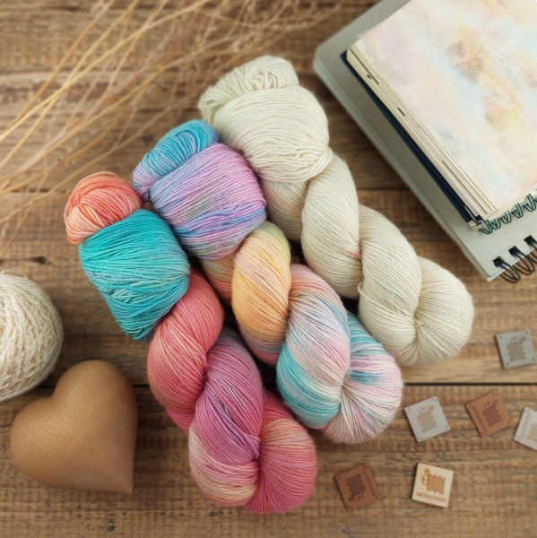 UNA  gradient set hand dyed knitting yarn Woolento